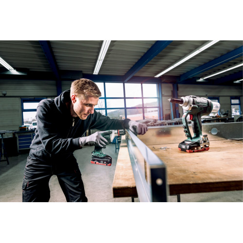 AKU Nitovacia pištoľ METABO NP 18 LTX BL 5.0